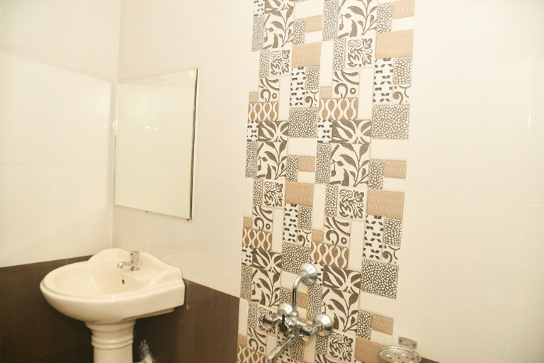 Bathroom 4, Klase Homep, North Goa
