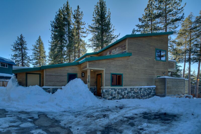 Exterior & Views, 716 Lakeview Ave, El Dorado