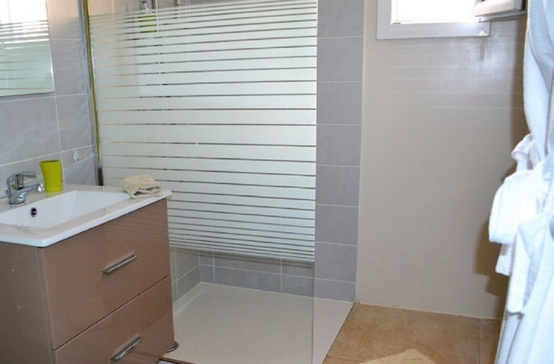 Bathroom, Chambres d'hôtes & Spa La Villa des Raspes - Adults Only, Aveyron