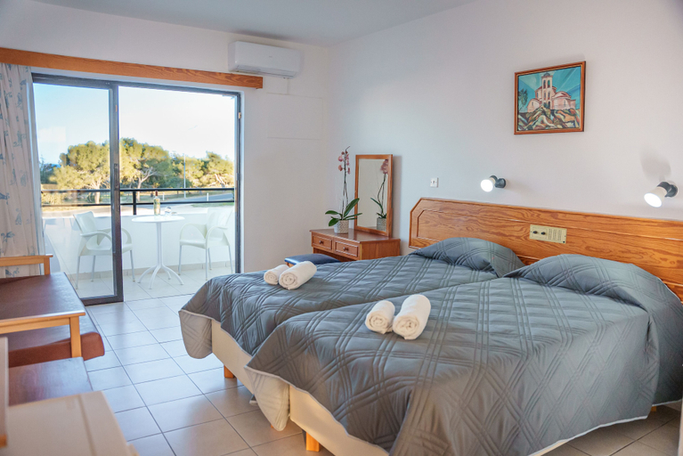 Bedroom 2, Konnos Bay Gardens