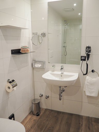 Bathroom 5, Boutique Hotel Stadtmitte, Mülheim an der Ruhr