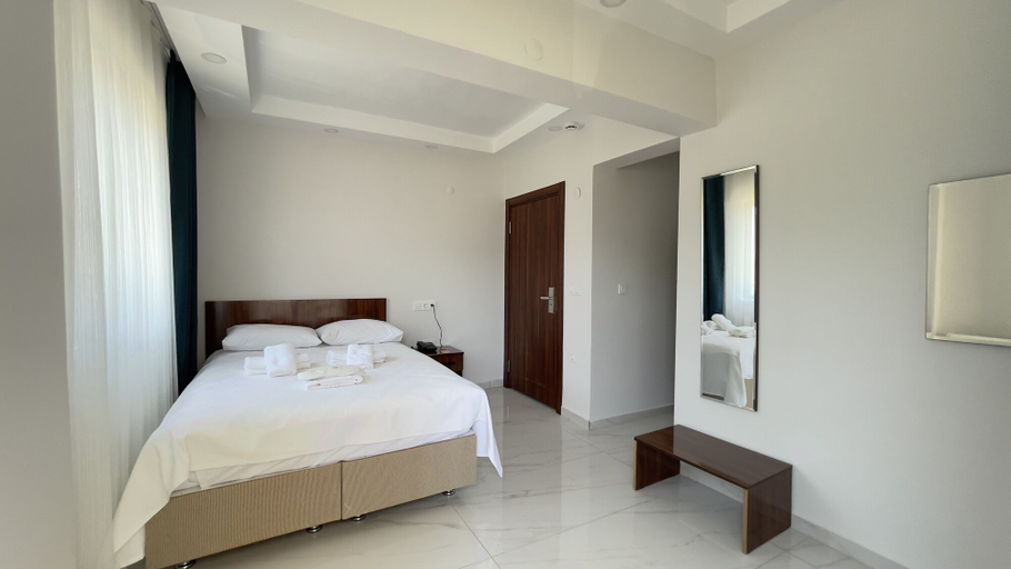 Bedroom 4, The Lavington Hotel, Çınarcık