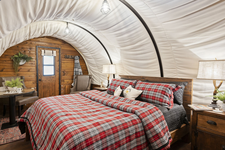 Bedroom 3, Grand Canyon Glamping Resort, Mohave