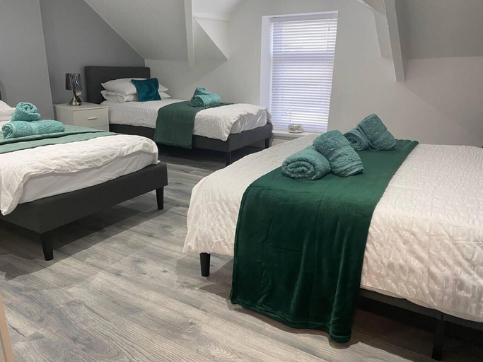 Bedroom 2, 2 Bed Flat - Sleeps 6 - Parking - Wifi, Bridgend