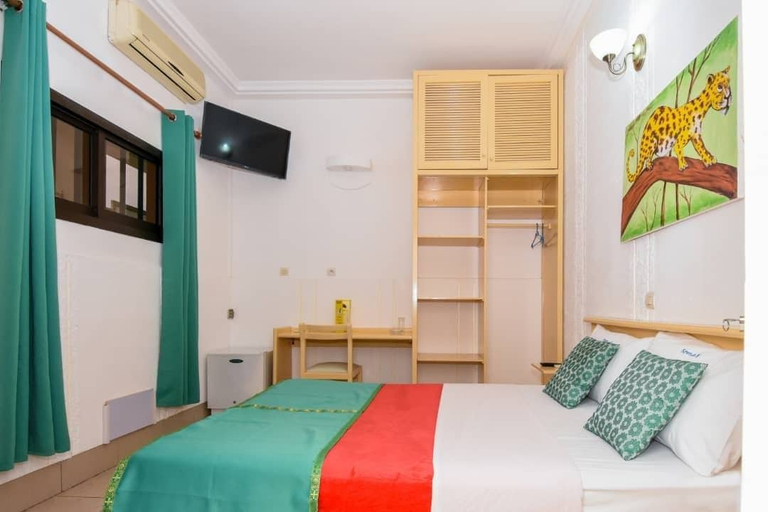Bedroom 3, Hotel Serena Palace, Wouri