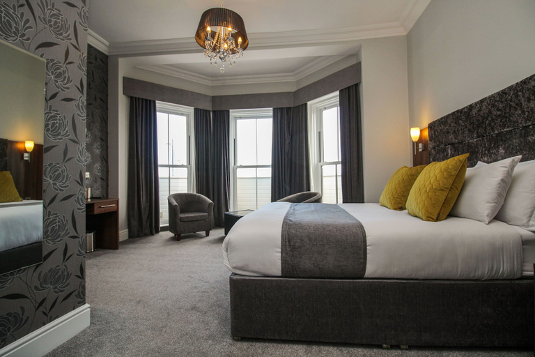 Bedroom 3, Hotel Ocean, Norfolk