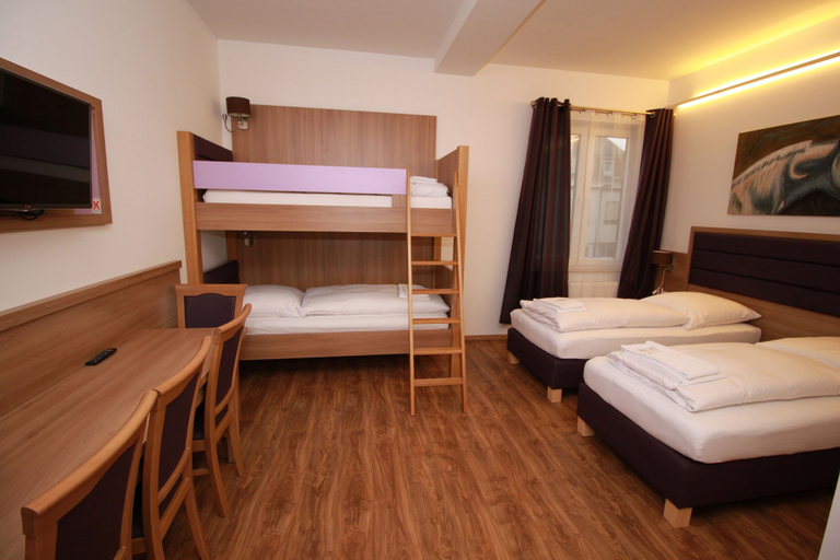 Bedroom 4, Slamba Hostel Augsburg, Augsburg