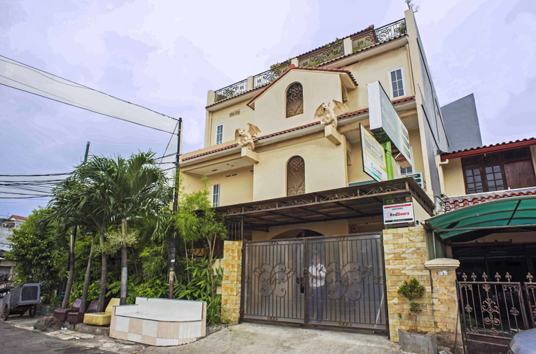 Exterior & Views 2, RedDoorz @ Kwitang, Central Jakarta