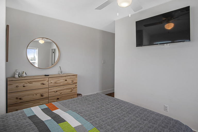 Bedroom 5, Chic Shack, Nueces
