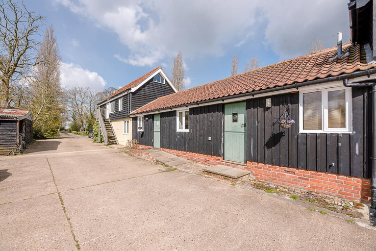 Exterior & Views 2, The Cartlodge, Boundary Farm,, Suffolk