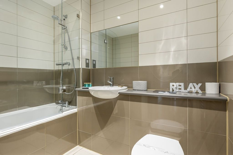 Bathroom 5, Honeybee, Poole