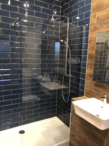 Bathroom 3, Ardcana, Highland