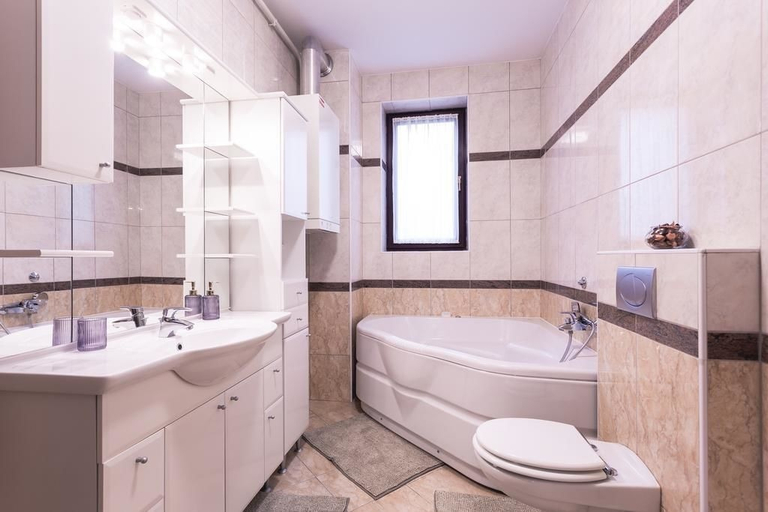 Bathroom 2, Laufer Apartment, Zagreb