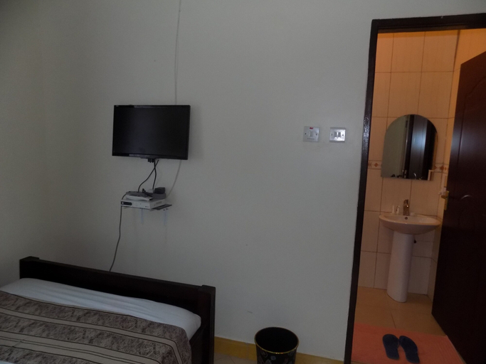 Bedroom 5, Peniel Beach Hotel, Entebbe