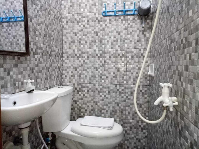 Bathroom, Hotel Syariah Mama Kutajaya Pasar Kemis, Tangerang