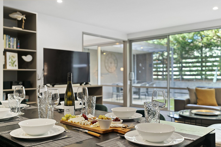Food & Drinks 4, CENTRAL LOCATION - CONTEMPORARY 2 BEDROOM APTM, Queenstown-Lakes