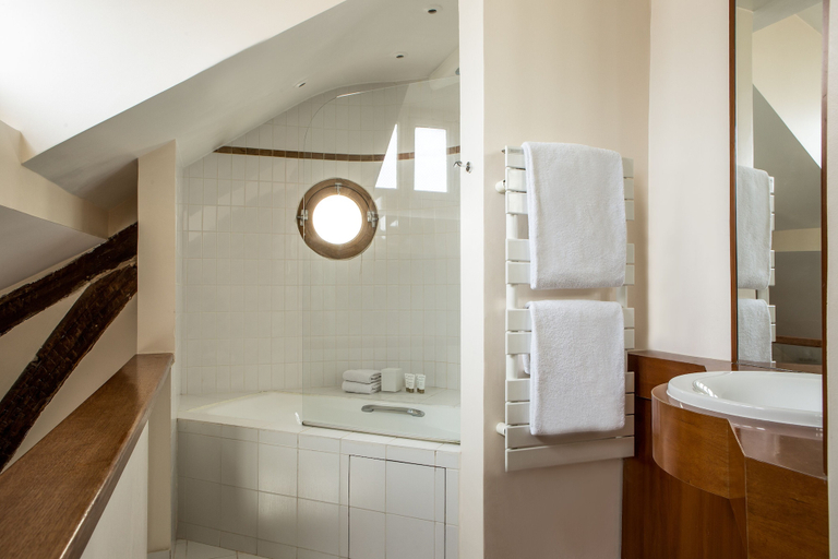 Bathroom 4, Hôtel des Saints-Pères, Paris
