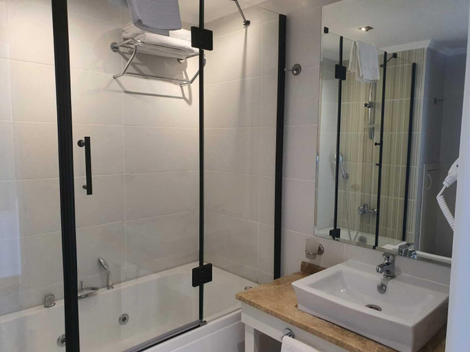 Bathroom 5, Double Royal Hotel, Gebze