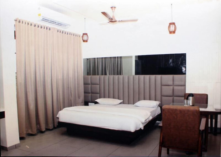 Bedroom 4, Hotel Central Park, Thane