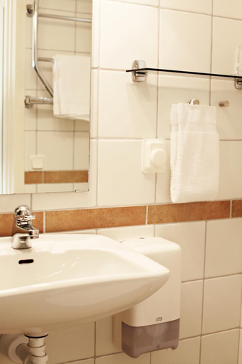 Bathroom, Sorsele River Hotel, Sorsele