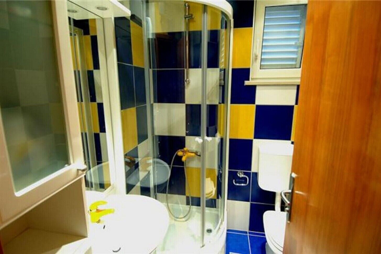 Bathroom 2, Apartment The Big Chill, Dubrovnik