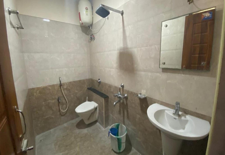 Bathroom, Hotel Lebanon INN, Kancheepuram