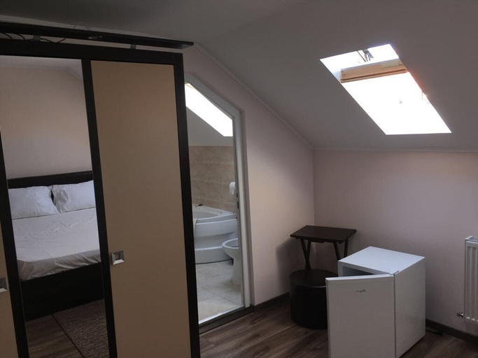 Others 4, Step Inn, Alba Iulia