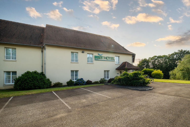 Exterior & Views 2, Brit Hotel Confort La Tour Blanche, Haute-Vienne