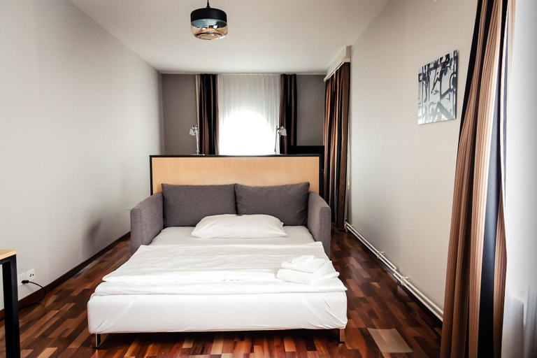 Bedroom 2, Royal Hotel, Basel