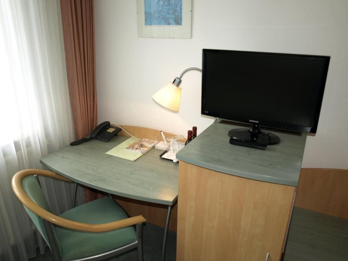 Bedroom 4, Hotel Central Classic, Stuttgart