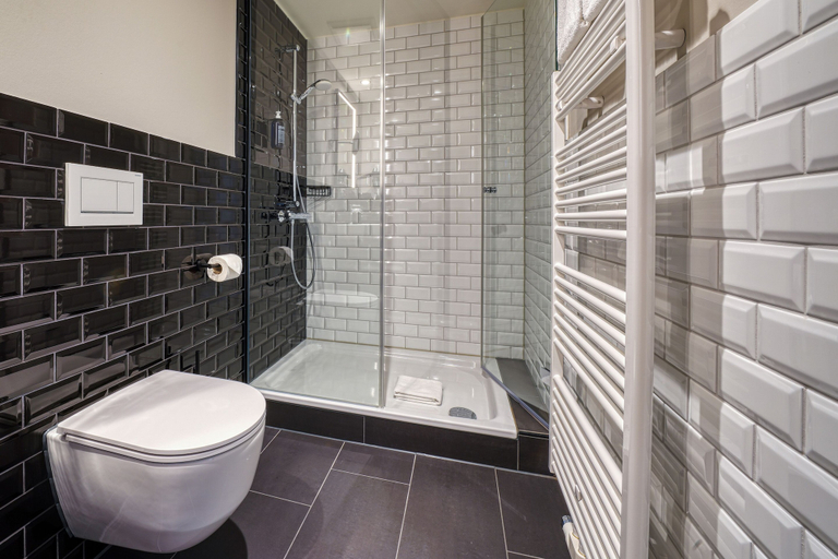 Bathroom 5, NYCE Hotel Dortmund Thier Galerie, Dortmund