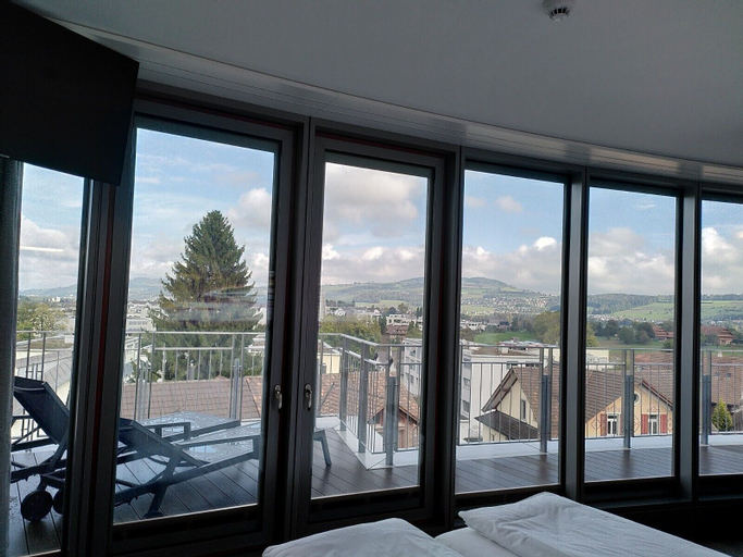 Exterior & Views 19