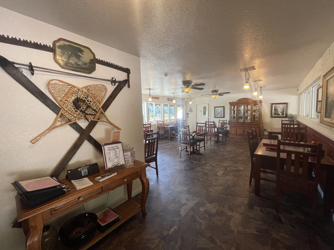 Food & Drinks 5, Sierra Woods Lodge, Placer