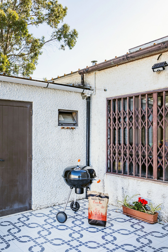 Exterior & Views 2, Live Laugh Love Beach Guest Home with AC, Vila Nova de Gaia
