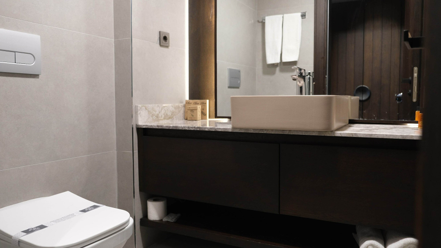 Bathroom 4, No 21 Hotel by Fidan Hoca, Kestel