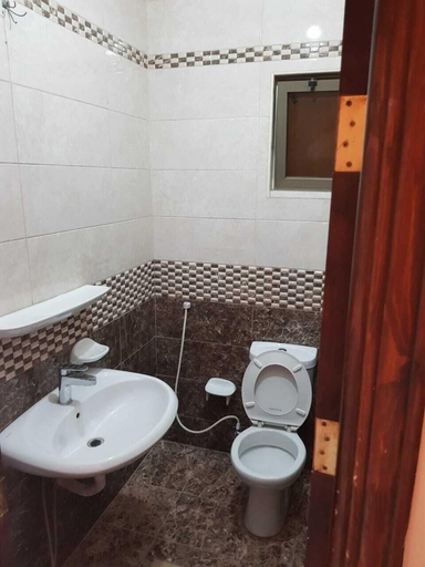 Bathroom 4, Alburdini, Aqaba