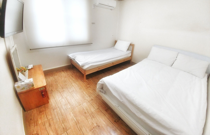 Bedroom 2, Jeju Masil Guesthouse-Hostel, Jeju