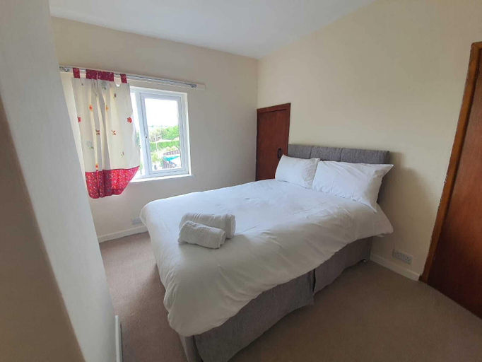 Bedroom 2, Halmers Park House, Staffordshire