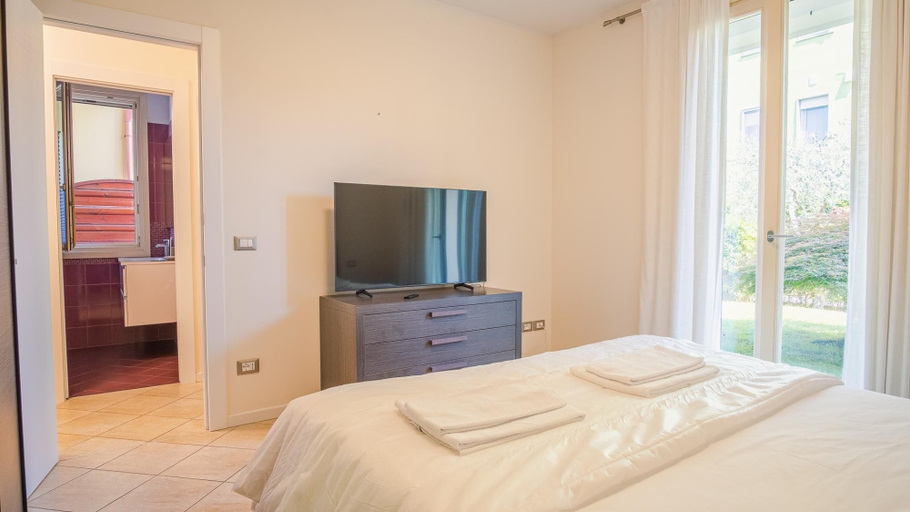 Bedroom 5, Endless Summer Sirmione - Italian Homing, Brescia