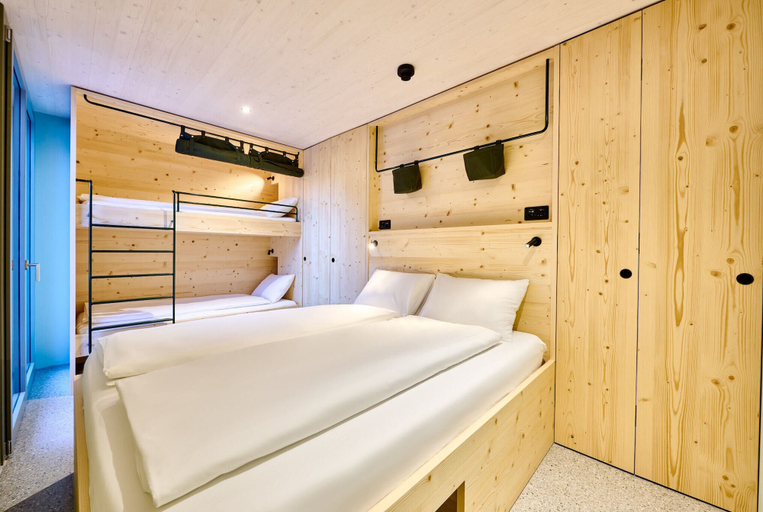 Bedroom 2, Apart Hotel Adelboden am Dorfplatz, Frutigen
