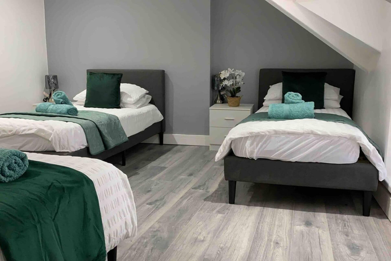 Bedroom 3, 2 Bed Flat - Sleeps 6 - Parking - Wifi, Bridgend
