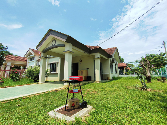 Exterior & Views 2, Corner 3BR Landed House at Sepang, Sepang