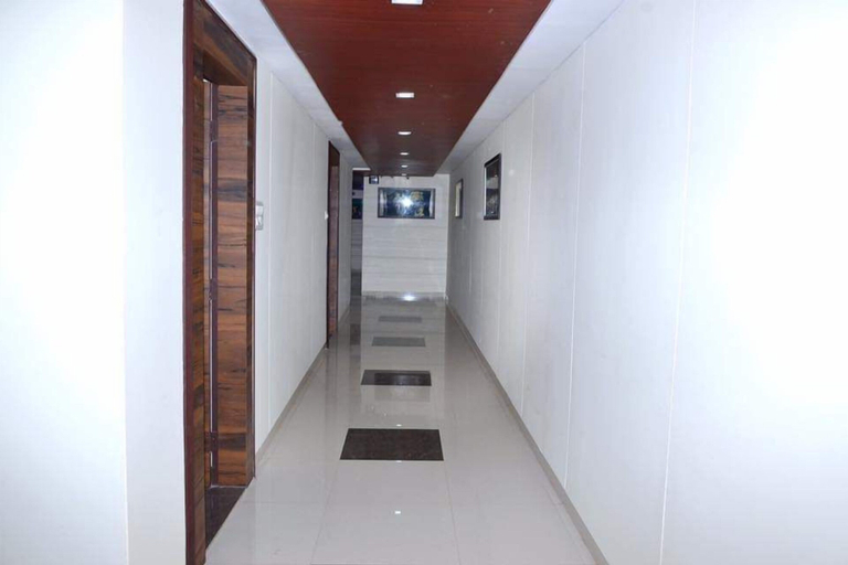 Others 5, The New Holiday Inn, Mahesana