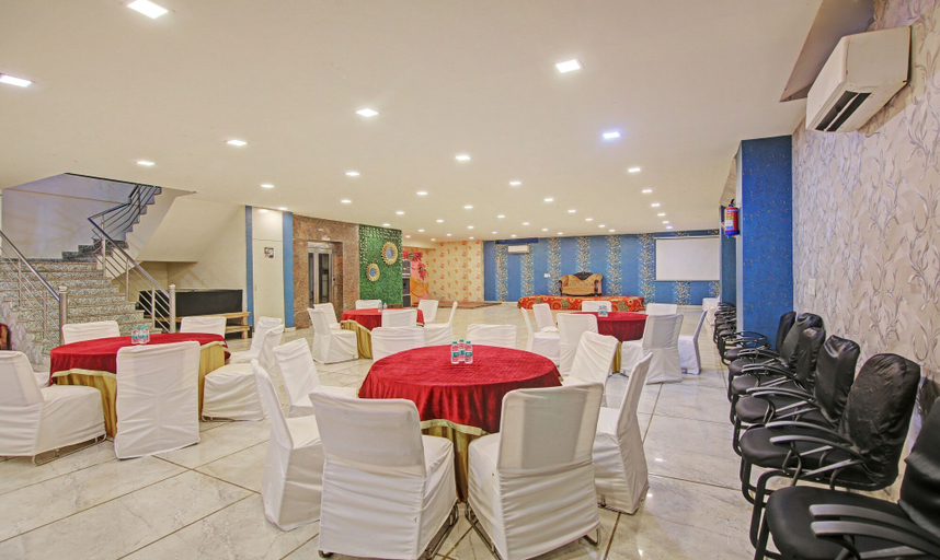 Food & Drinks 3, Treebo Amaya Inn Sector 72, Gautam Buddha Nagar