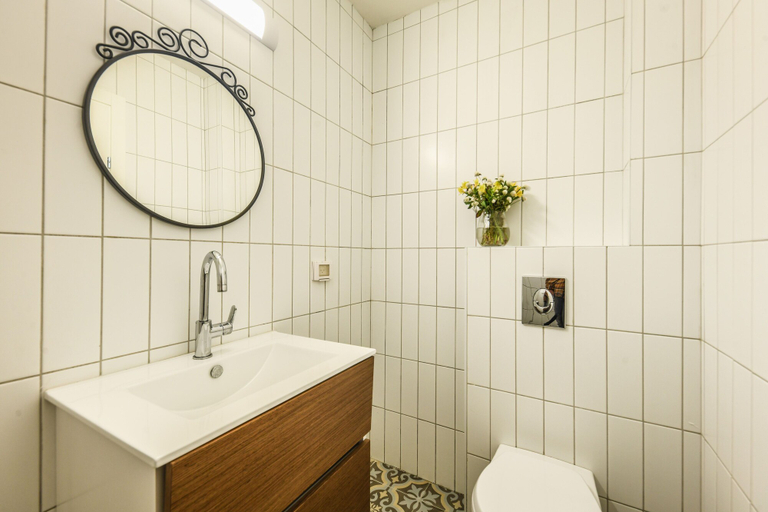Bathroom 5, 1BR duplex Apt with private Balcony