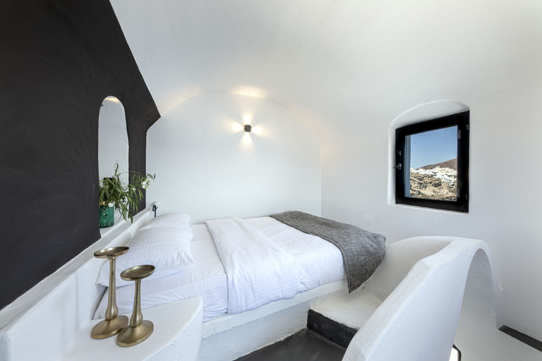 Bedroom 3, Pearl of Caldera Oia Boutique Hotel, South Aegean