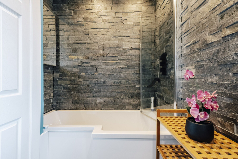 Bathroom 4, Luxury Town House, Bolton