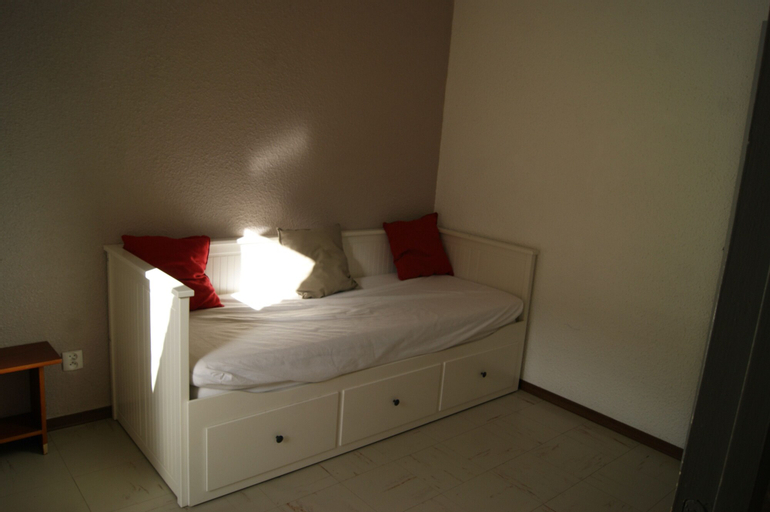 Bedroom 4, Le Piroulet, Drôme