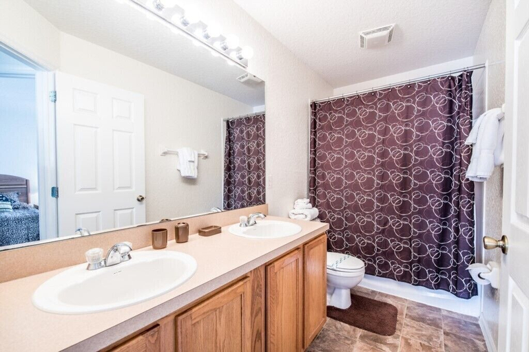 Bathroom 3, 684od, Polk