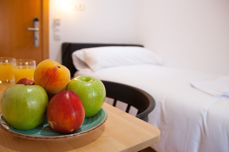 Food & Drinks 4, Hostal Cuéntame Evolución Auto check-in, Burgos
